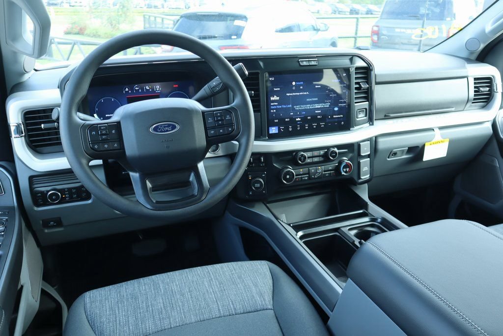 New 2026 Ford F250 XLT w/ XLT Premium Package AWD/4WD image 2