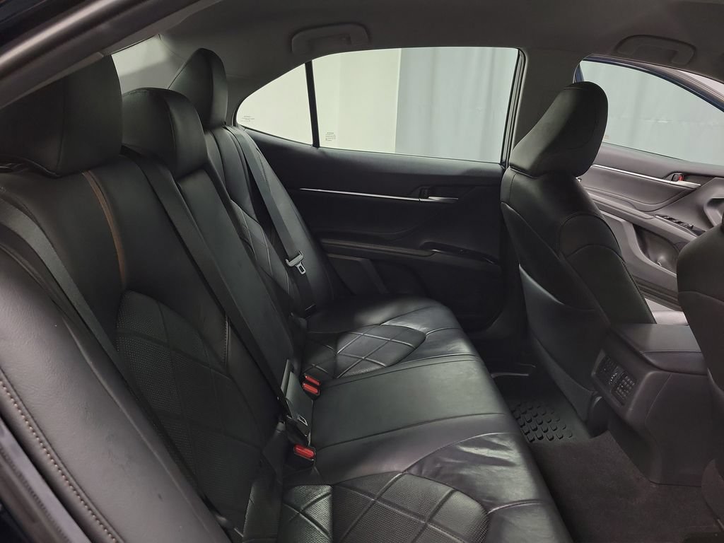 Used 2018 Toyota Camry XLE FWD image 32