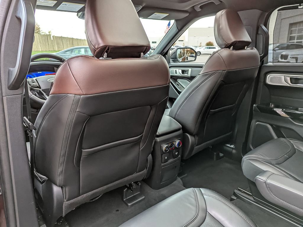 Used 2022 Ford Explorer Platinum w/ Equipment Group 601A image 47