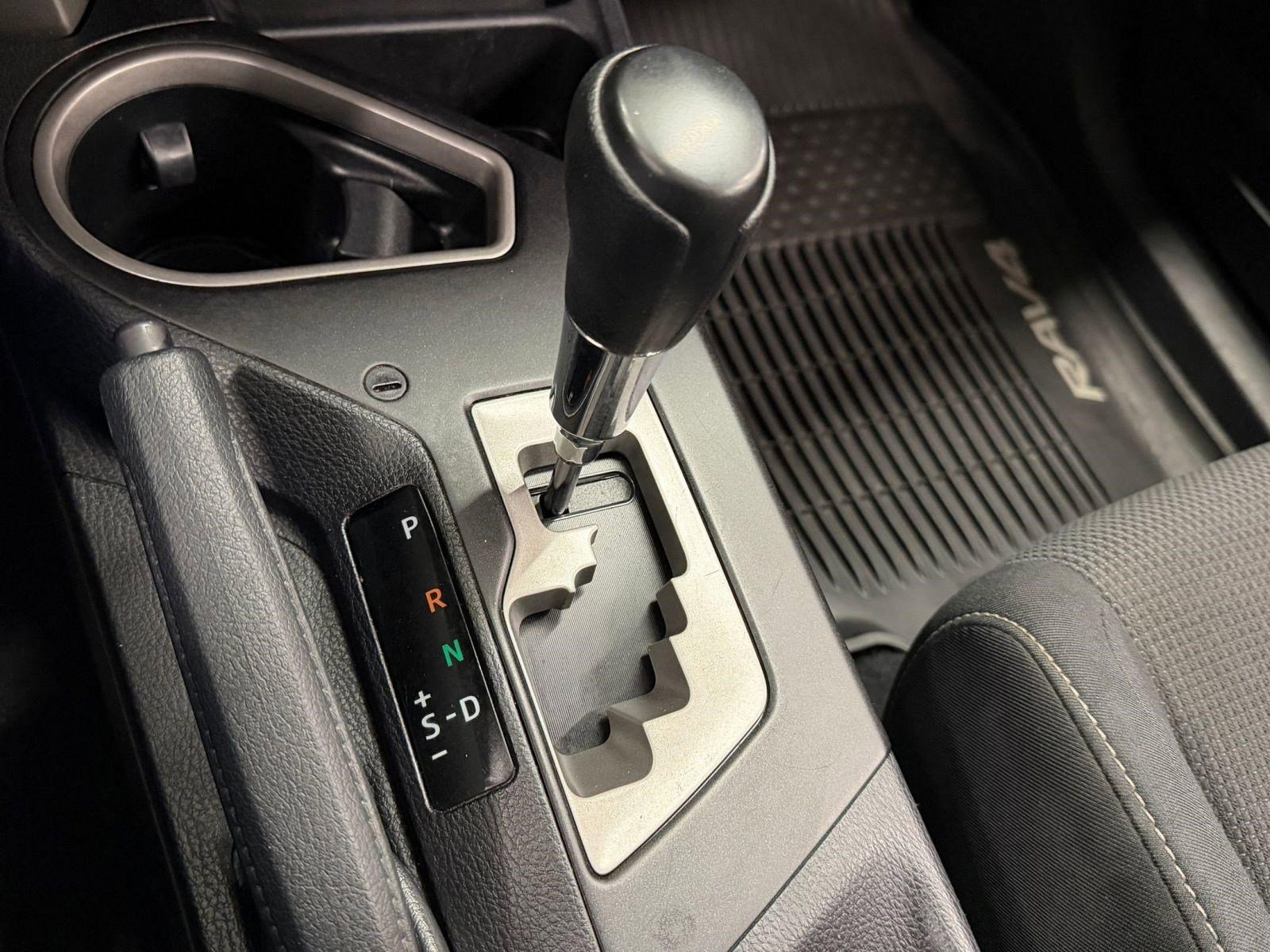Used 2018 Toyota RAV4 XLE AWD/4WD image 15