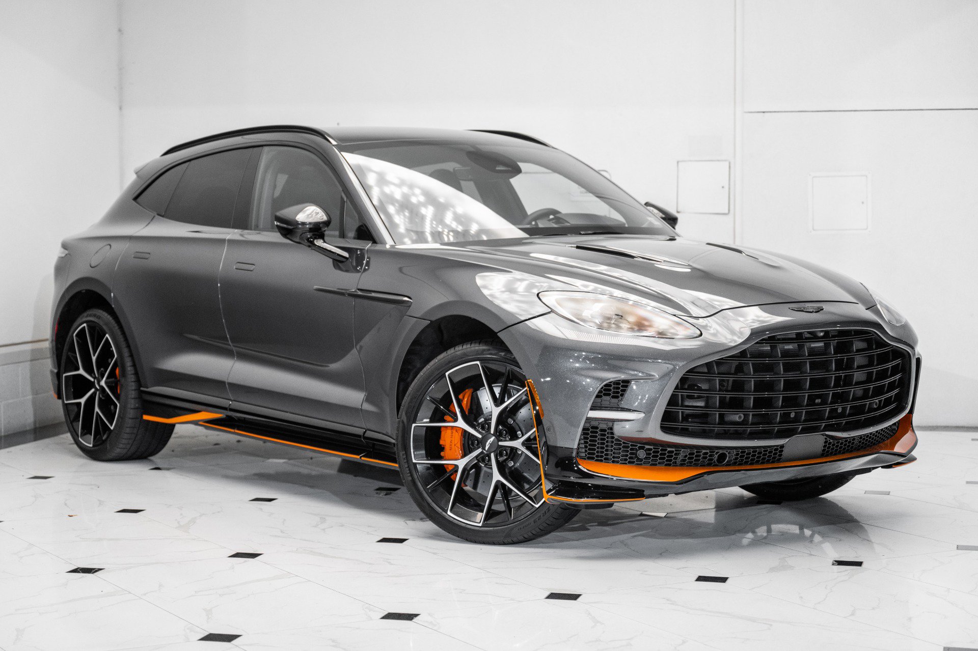 Used 2025 Aston Martin DBX 707 image 48
