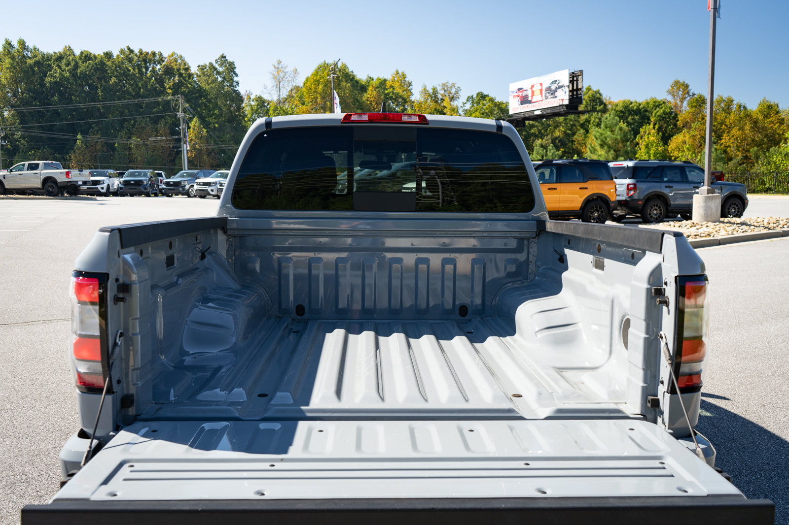Used 2024 Nissan Frontier PRO-4X w/ Off-Road Protection Package AWD/4WD image 9