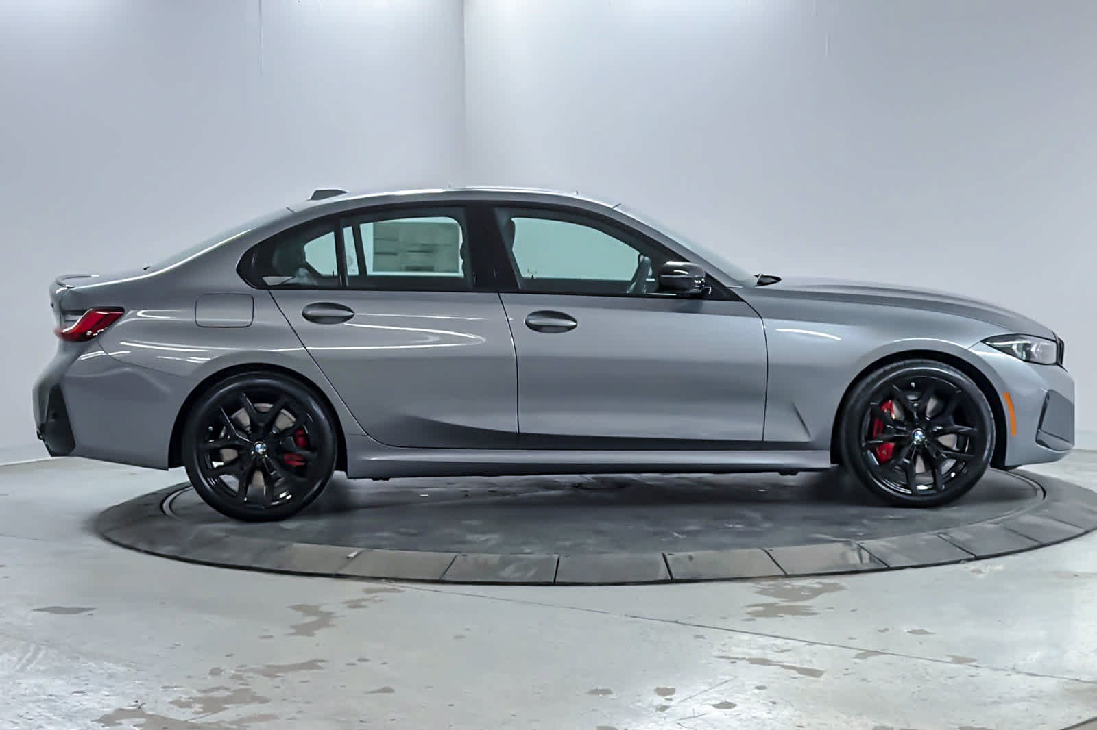 New 2026 BMW 330i xDrive Sedan w/ M Sport Package AWD/4WD image 8