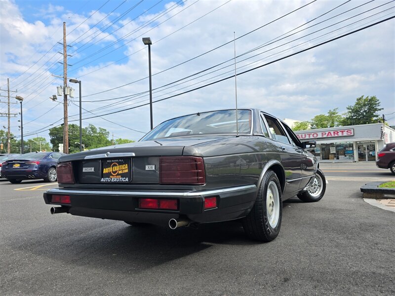 Used 1989 Jaguar XJ6 RWD image 2