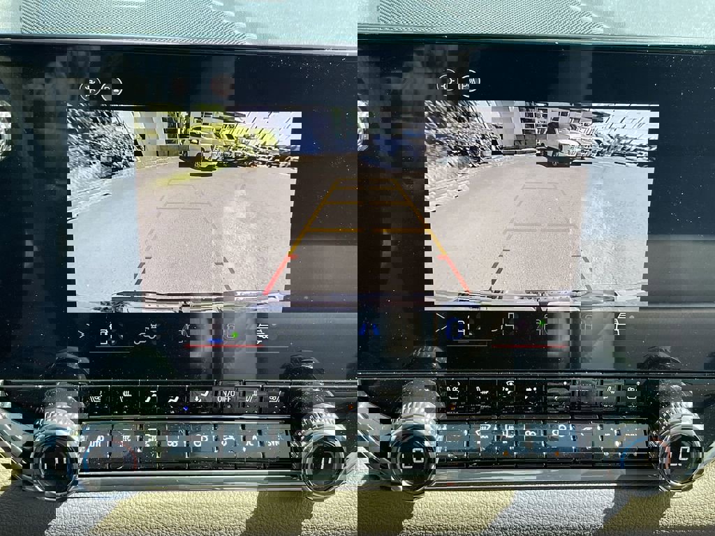 New 2025 GMC Canyon Denali w/ LPO, Denali Black Edition image 15