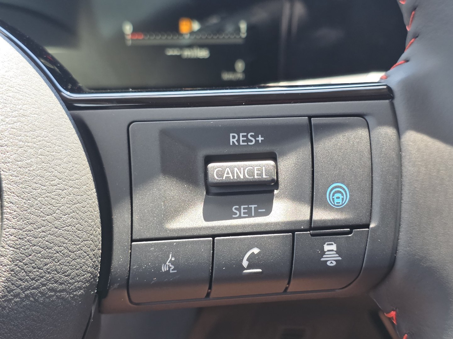 New 2026 Nissan Kicks SR AWD/4WD image 29