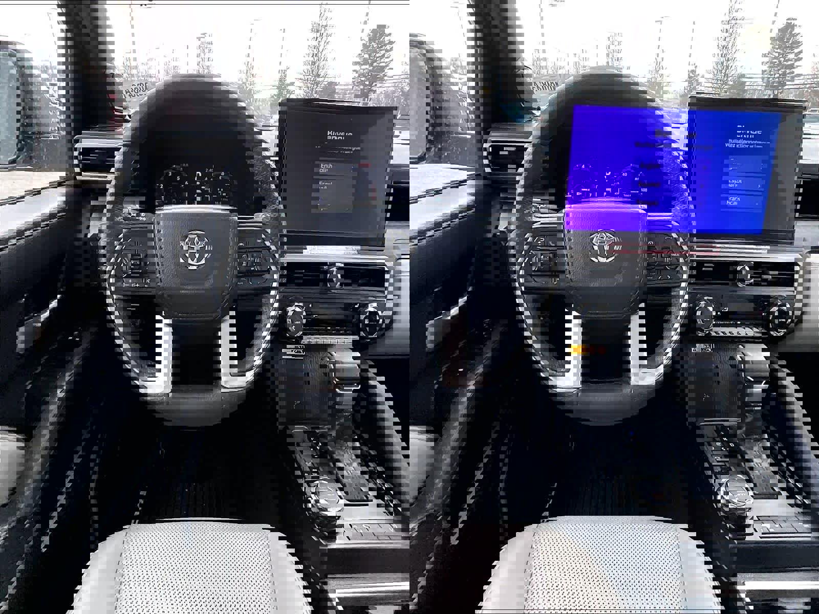 Used 2024 Toyota Tacoma Limited w/ Limited Package (LT) image 17