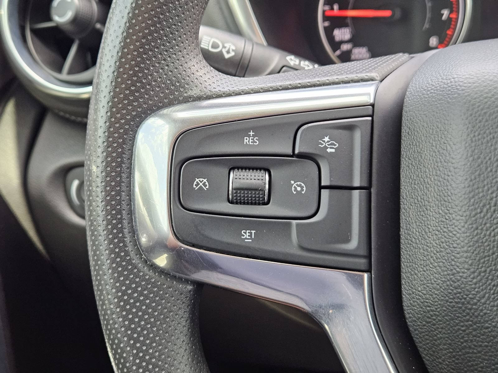 Used 2023 Chevrolet Blazer LT w/ Midnight/Sport Edition FWD image 24