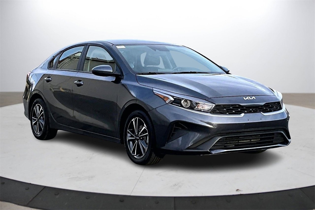 Used 2024 Kia Forte LXS image 2
