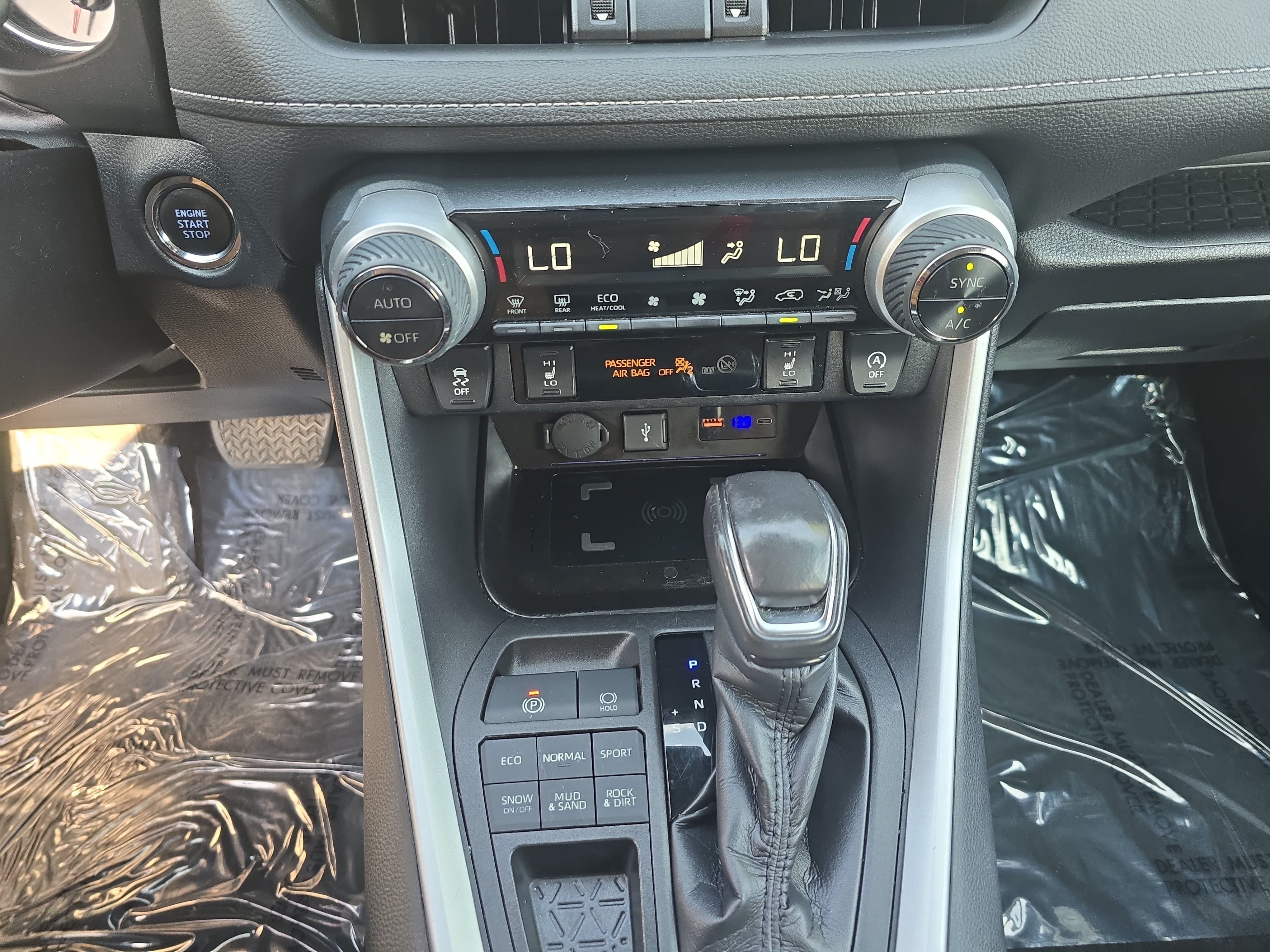 Used 2020 Toyota RAV4 XLE Premium AWD/4WD image 26