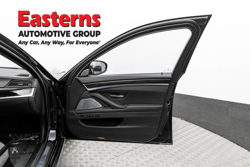 Used 2015 BMW M5 RWD image 41