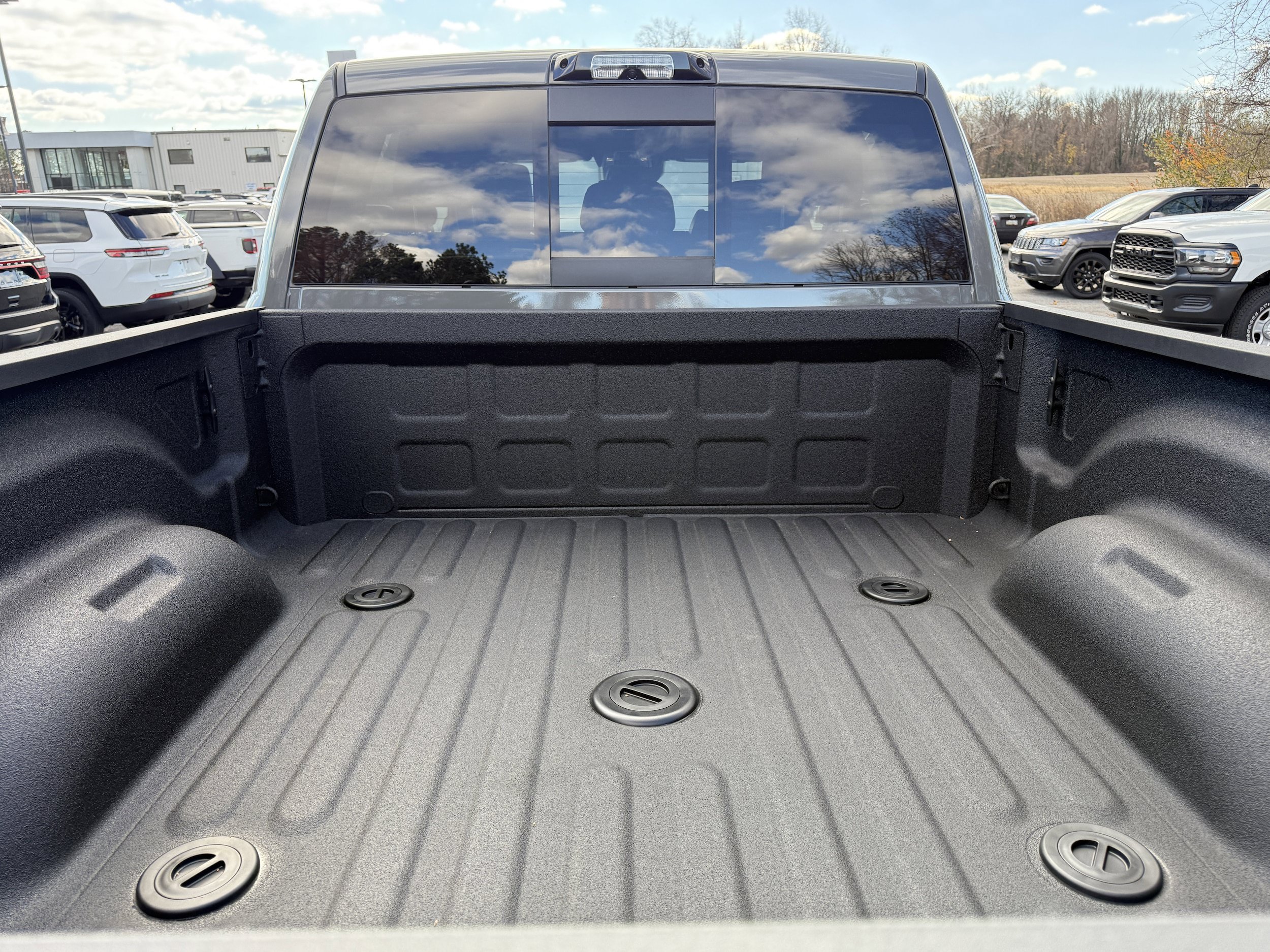 New 2026 RAM 2500 Laramie AWD/4WD image 7