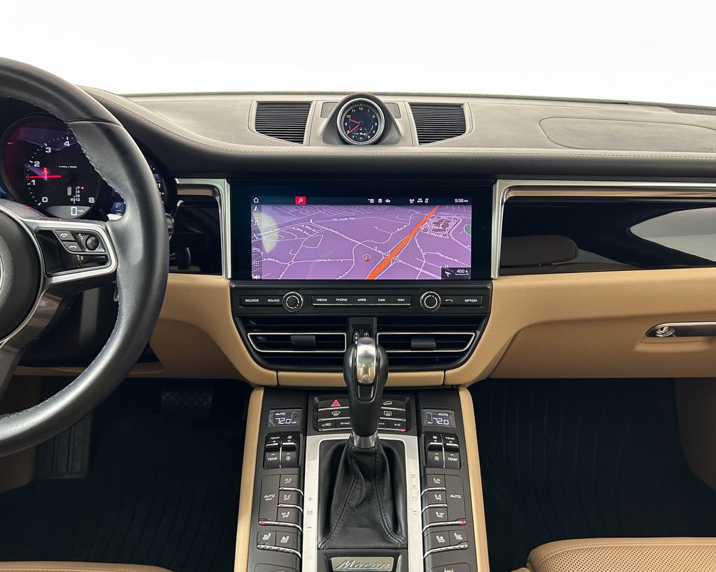 Certified 2020 Porsche Macan AWD/4WD image 19