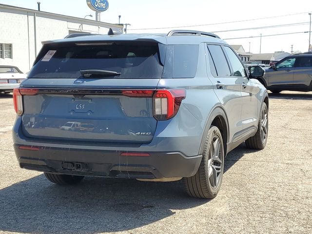 Used 2025 Ford Explorer ST-Line w/ ST-Line Street Pack AWD/4WD image 5
