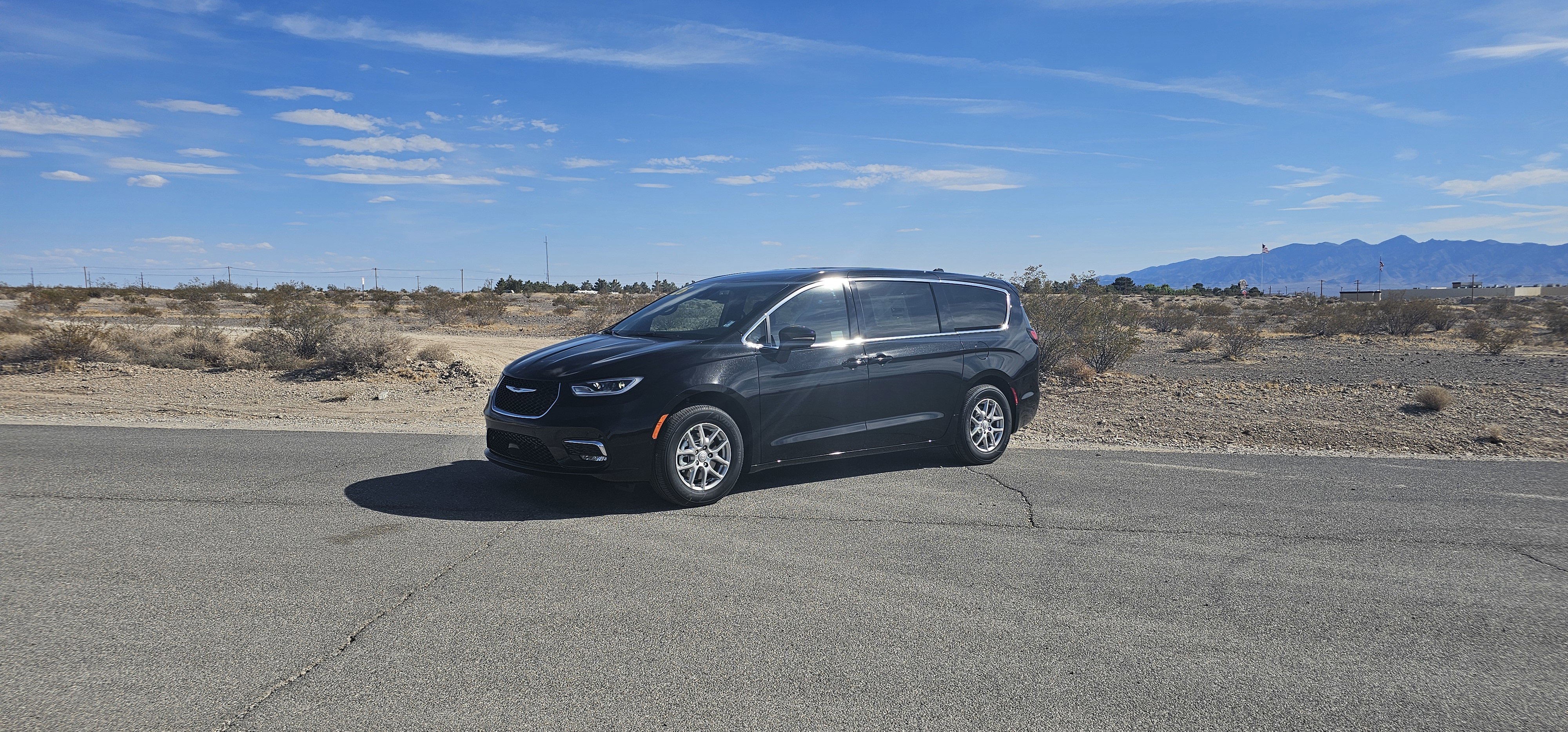 New 2026 Chrysler Pacifica Select image 1