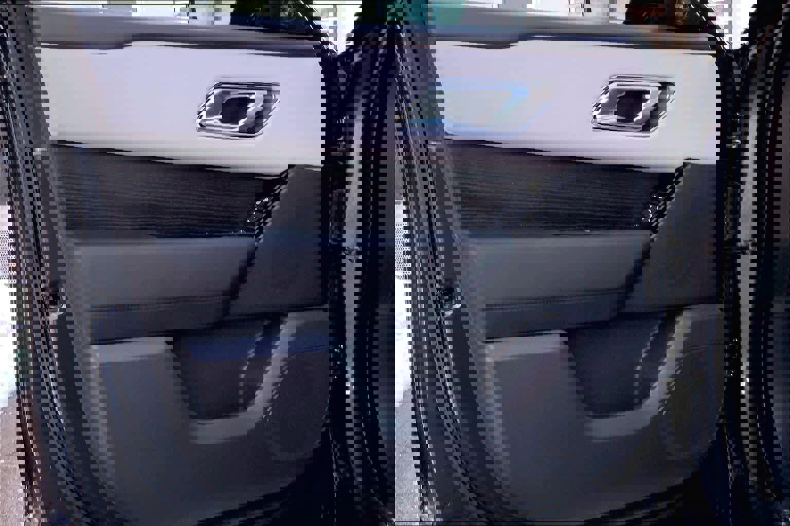 Certified 2026 Land Rover Range Rover Velar Dynamic SE image 21