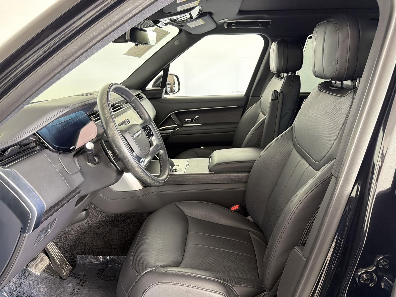 Certified 2025 Land Rover Range Rover SE image 21