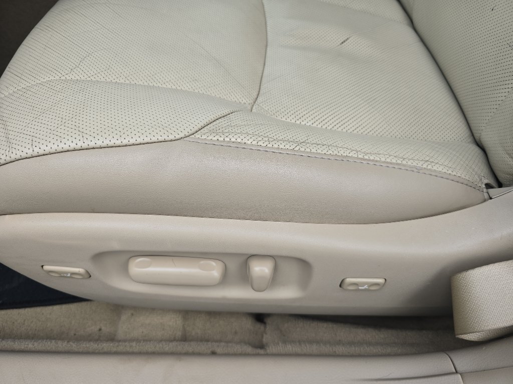 Used 2011 Toyota Avalon Limited FWD image 14