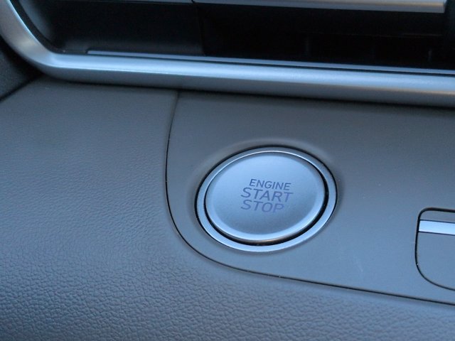 Used 2025 Hyundai Elantra SEL w/ Cargo Package FWD image 27