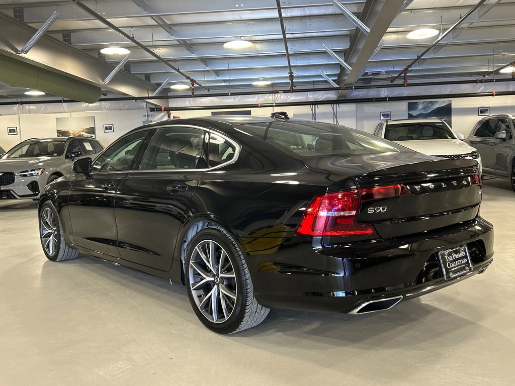 Used 2020 Volvo S90 T6 Momentum w/ Protection Package Premier image 4