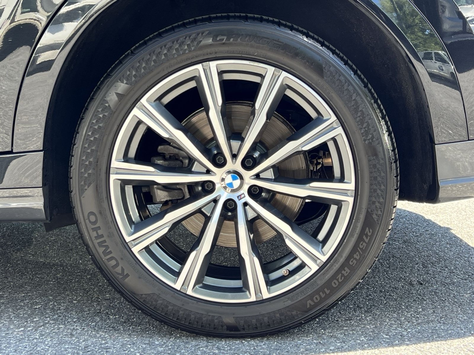 Used 2023 BMW X6 xDrive40i w/ M Sport Package AWD/4WD image 17