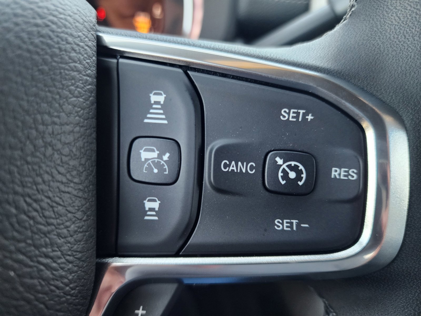 New 2026 RAM 2500 Laramie AWD/4WD image 17