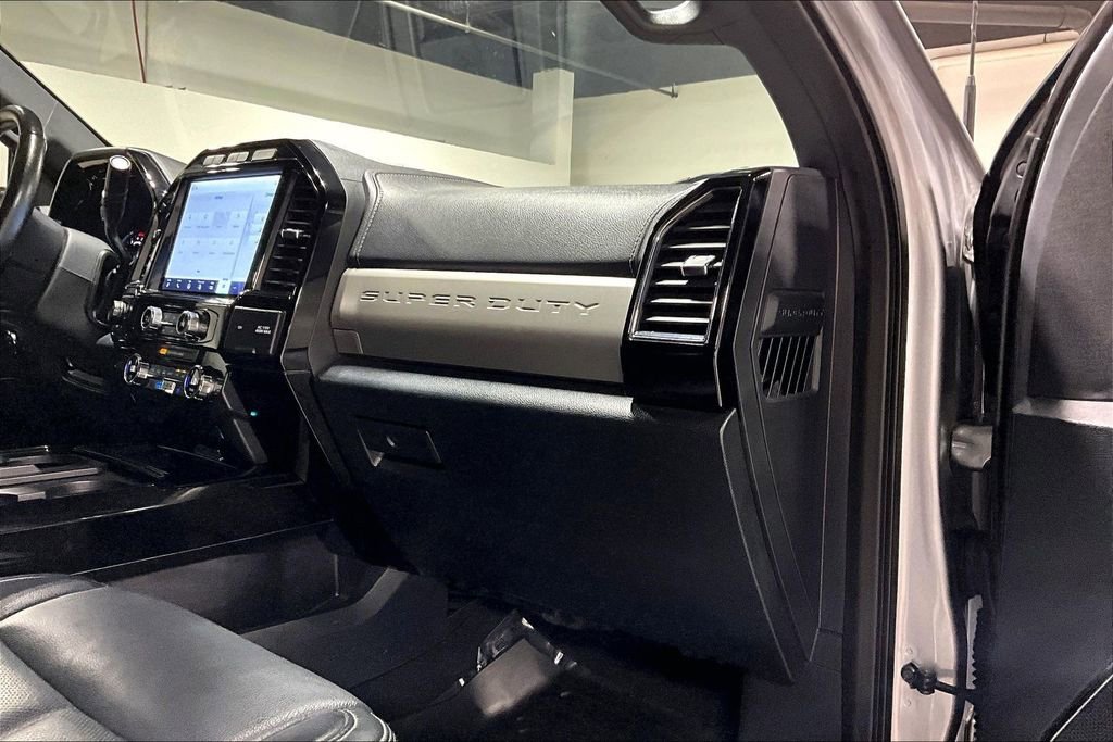 Used 2022 Ford F250 Lariat w/ Black Appearance Package AWD/4WD image 18
