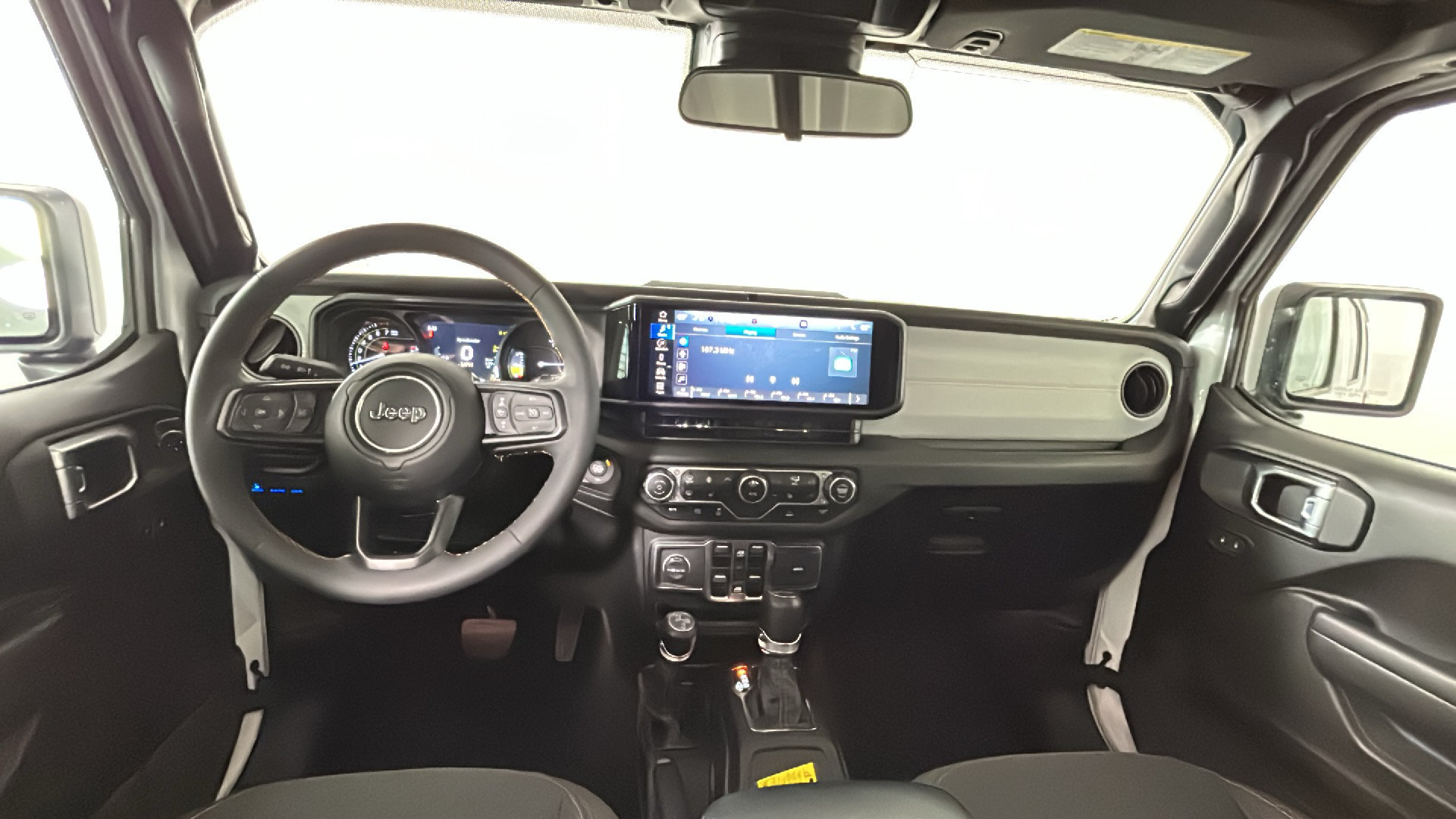 Used 2024 Jeep Wrangler Unlimited w/ Convenience Group AWD/4WD image 31