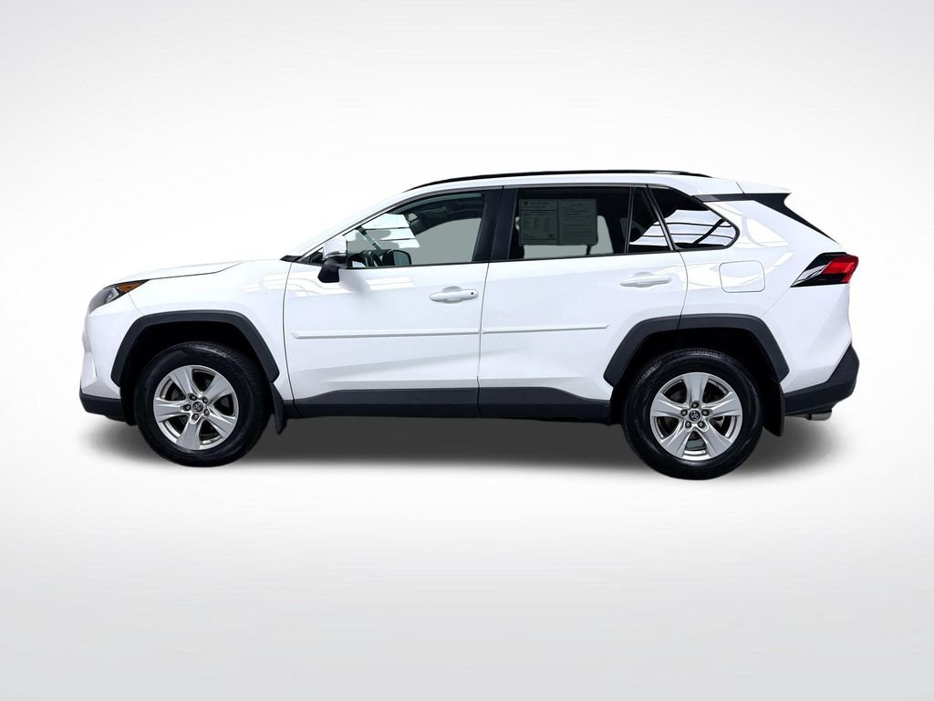 Used 2019 Toyota RAV4 XLE AWD/4WD image 3