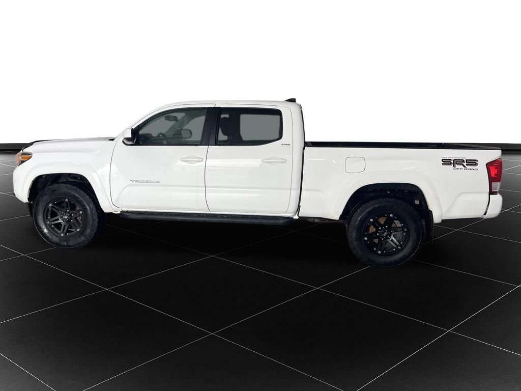 Used 2016 Toyota Tacoma SR5 AWD/4WD image 2
