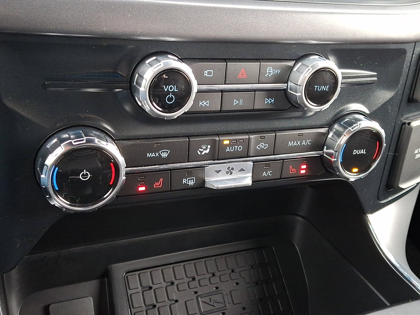 Certified 2025 Ford F150 XLT w/ Equipment Group 302A MID image 15