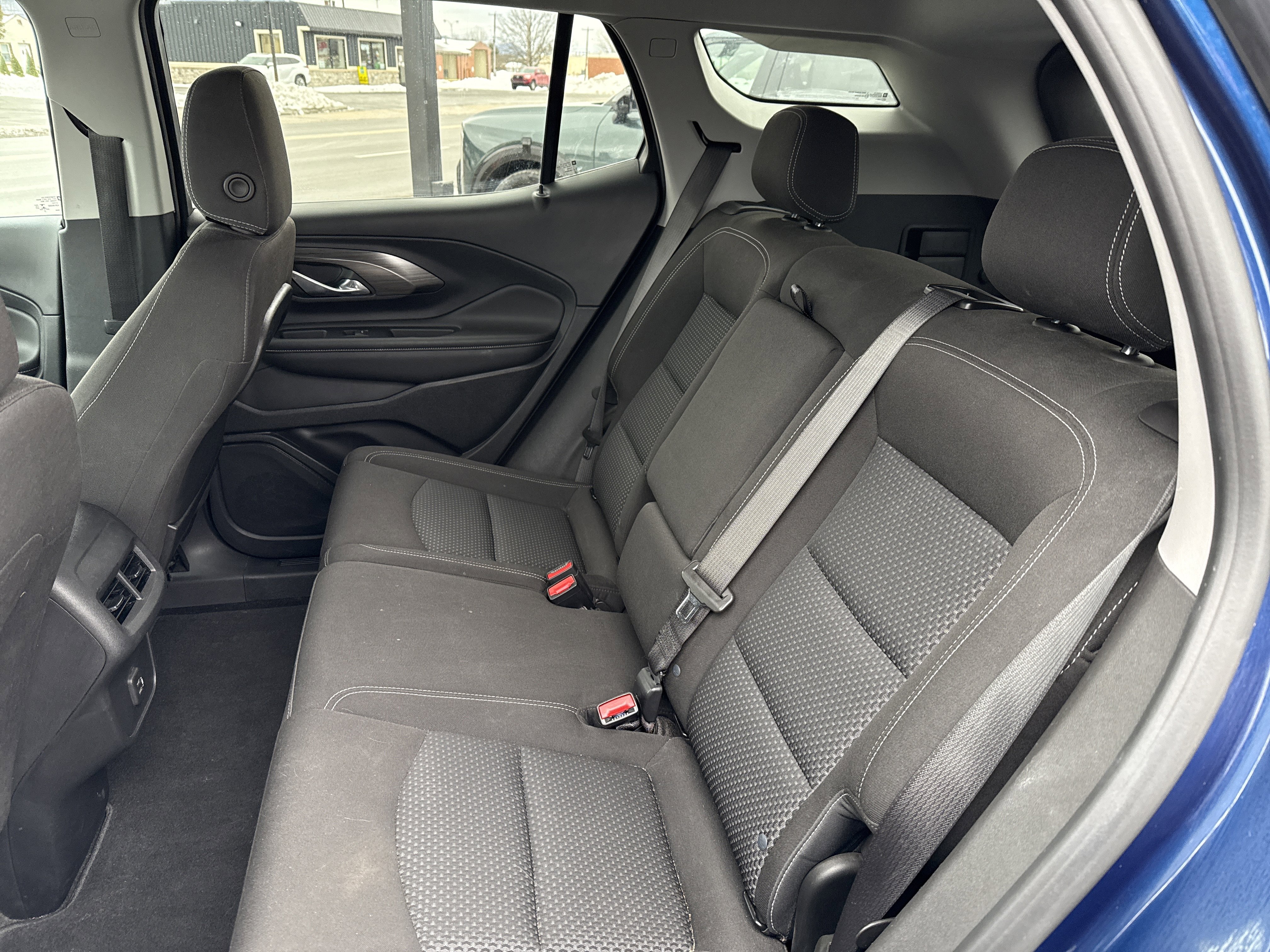 Used 2023 GMC Terrain SLE w/ Driver Convenience Package image 13