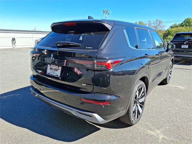 New 2025 Mitsubishi Outlander SE image 4