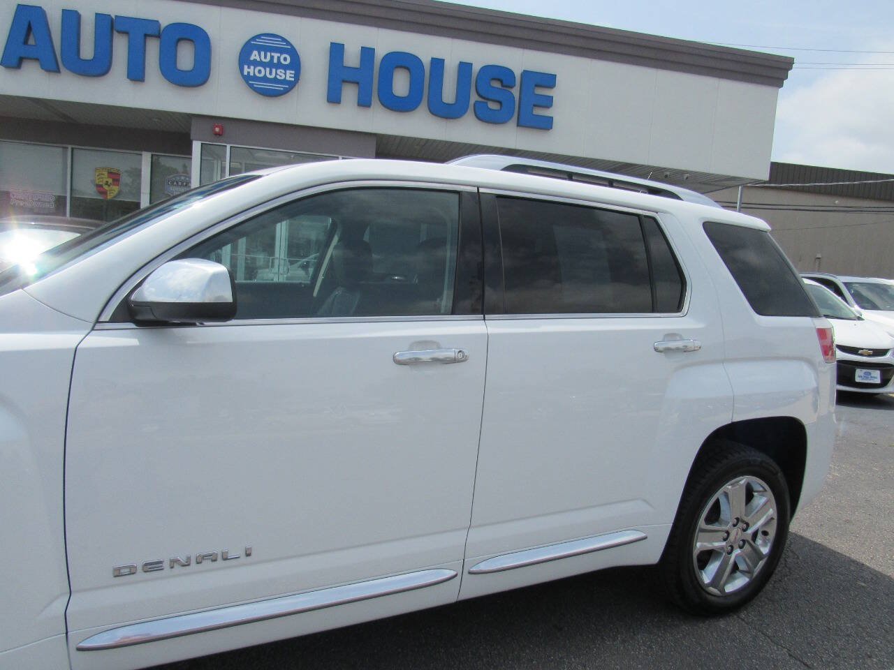 Used 2015 GMC Terrain Denali FWD image 8