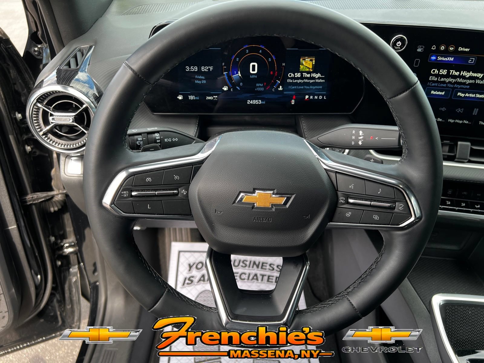 Used 2025 Chevrolet Equinox LT AWD/4WD image 13
