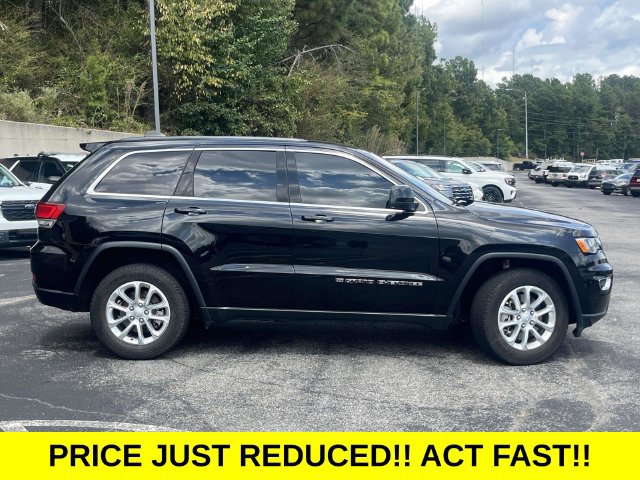 Used 2022 Jeep Grand Cherokee Laredo X RWD image 2