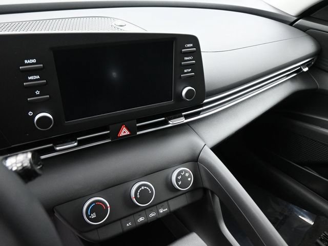Certified 2026 Hyundai Elantra SE FWD image 20