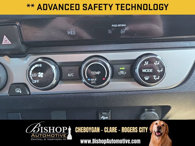 Used 2018 Toyota Tacoma SR5 AWD/4WD image 9