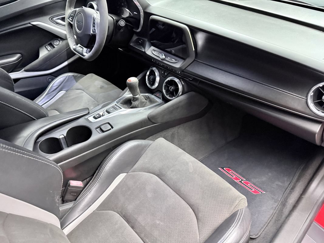 Used 2018 Chevrolet Camaro SS RWD image 12