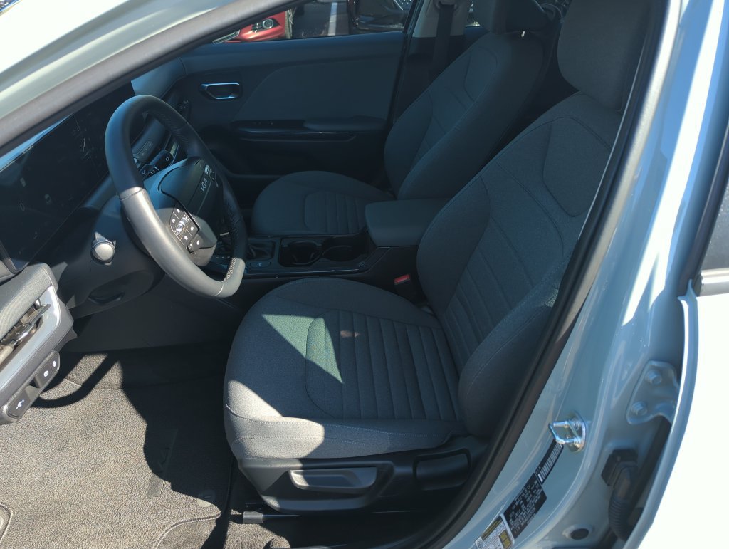 Used 2025 Kia K4 EX FWD image 12