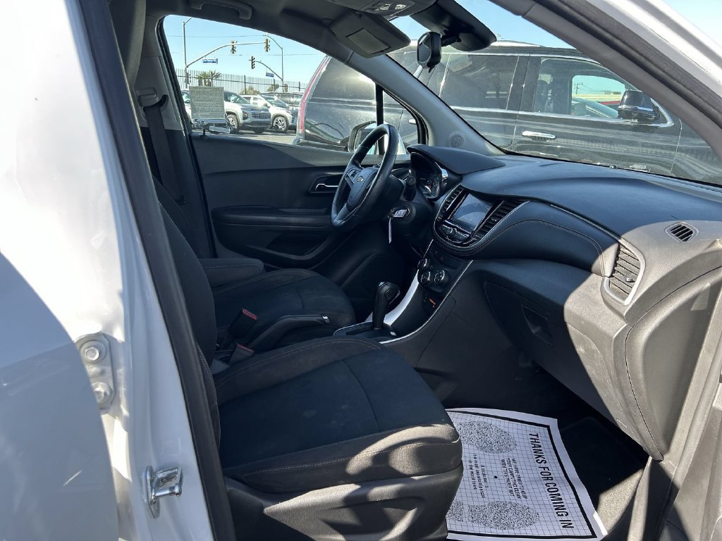 Certified 2020 Chevrolet Trax LS w/ Tint and Cruise Package FWD image 32