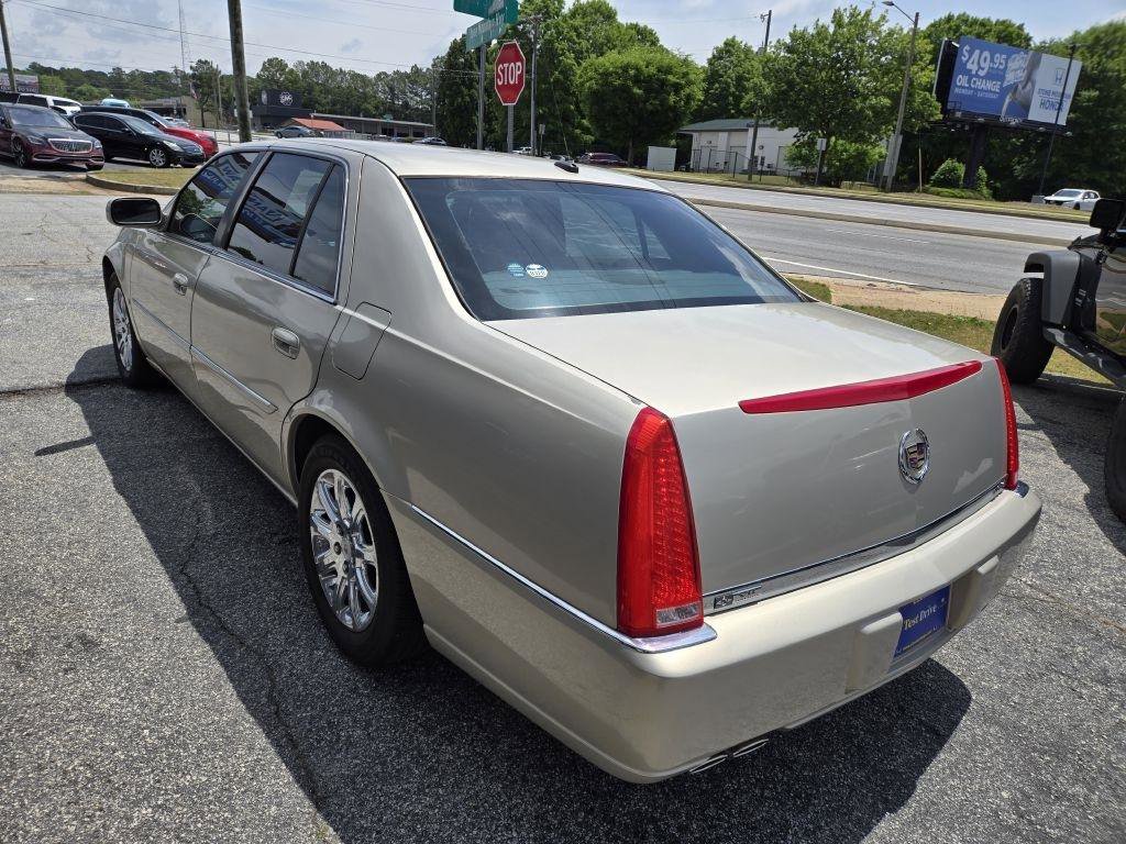 Used 2008 Cadillac DTS w/ Trunk Convenience Package FWD image 5