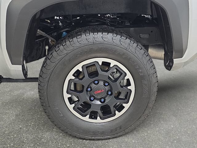Certified 2024 Toyota Tacoma TRD Off-Road AWD/4WD image 29