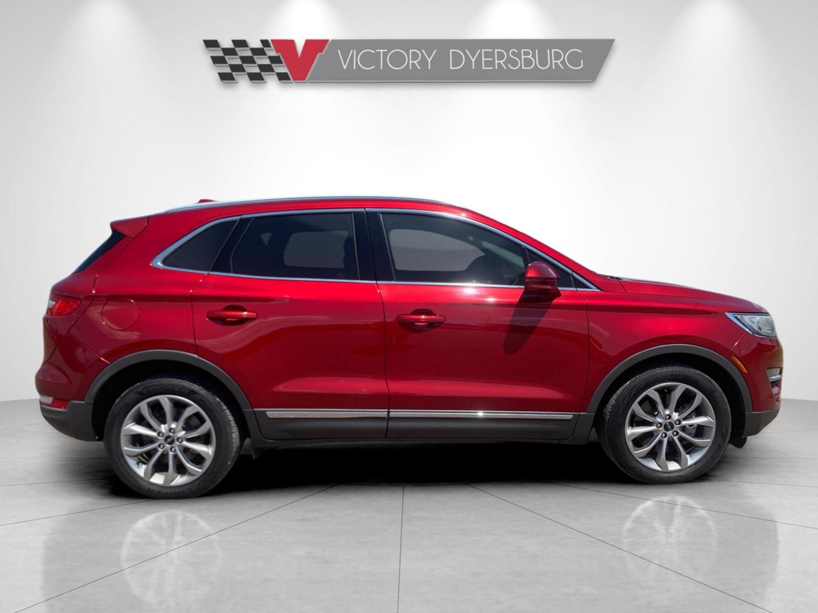 Used 2018 Lincoln MKC Select w/ Select Plus Package AWD/4WD image 3