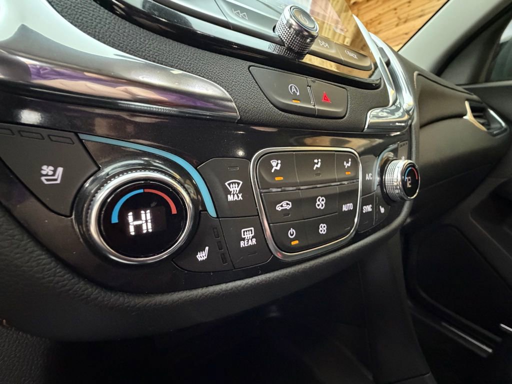 Used 2022 Chevrolet Equinox Premier AWD/4WD image 24