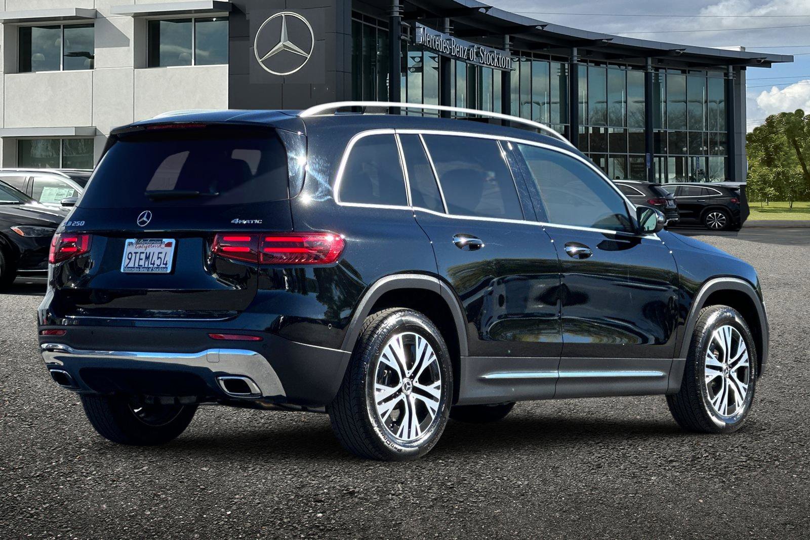 Certified 2025 Mercedes-Benz GLB 250 4MATIC image 4