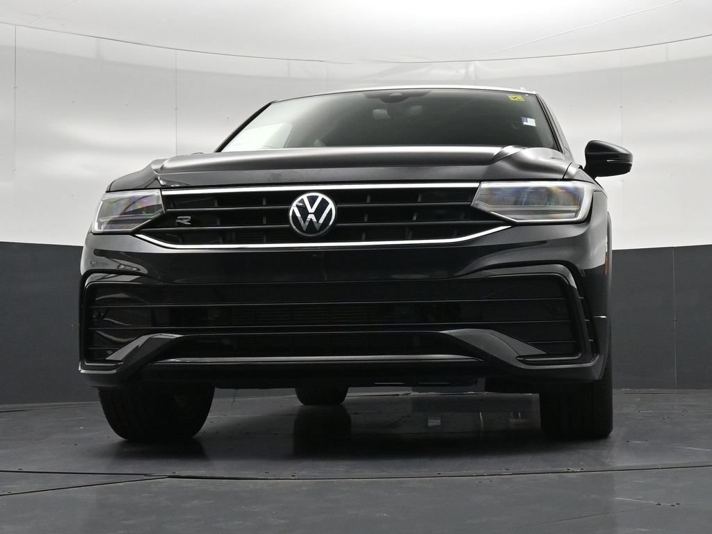 Used 2023 Volkswagen Tiguan SE R-Line FWD image 23
