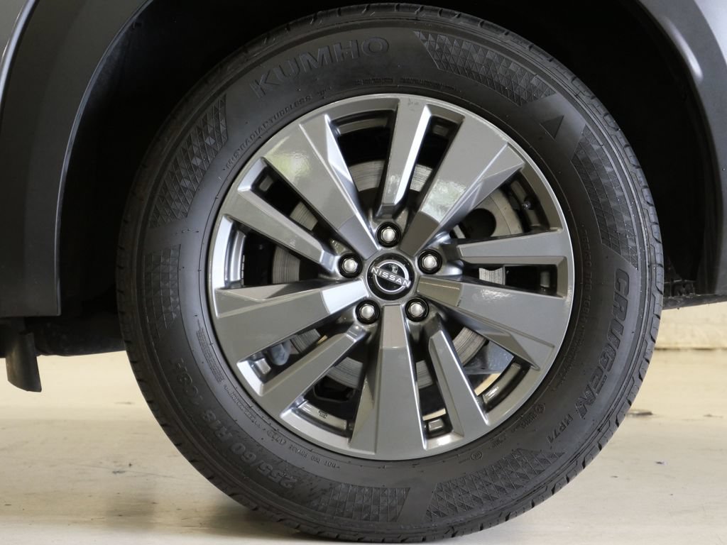 Used 2025 Nissan Pathfinder SV FWD image 9