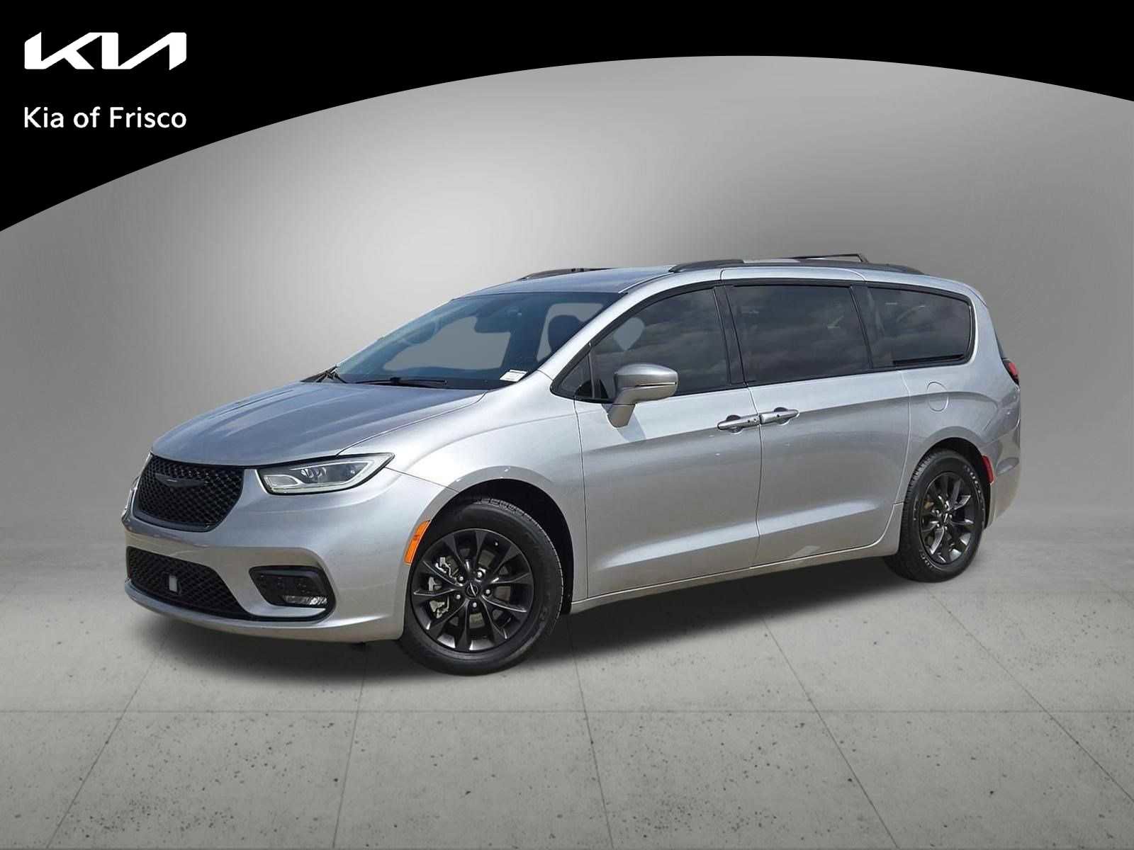 Used 2021 Chrysler Pacifica Touring w/ S Appearance Package FWD image 1
