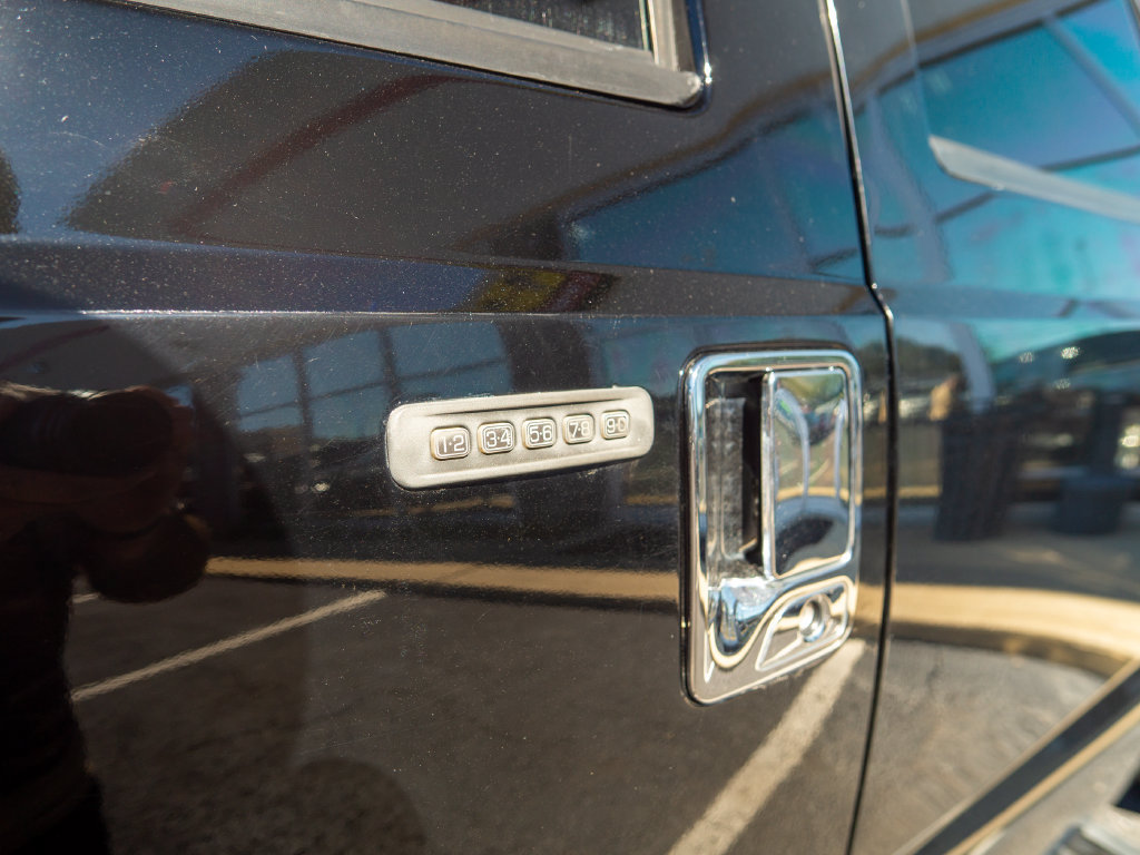 Used 2010 Ford F250 Lariat AWD/4WD image 9